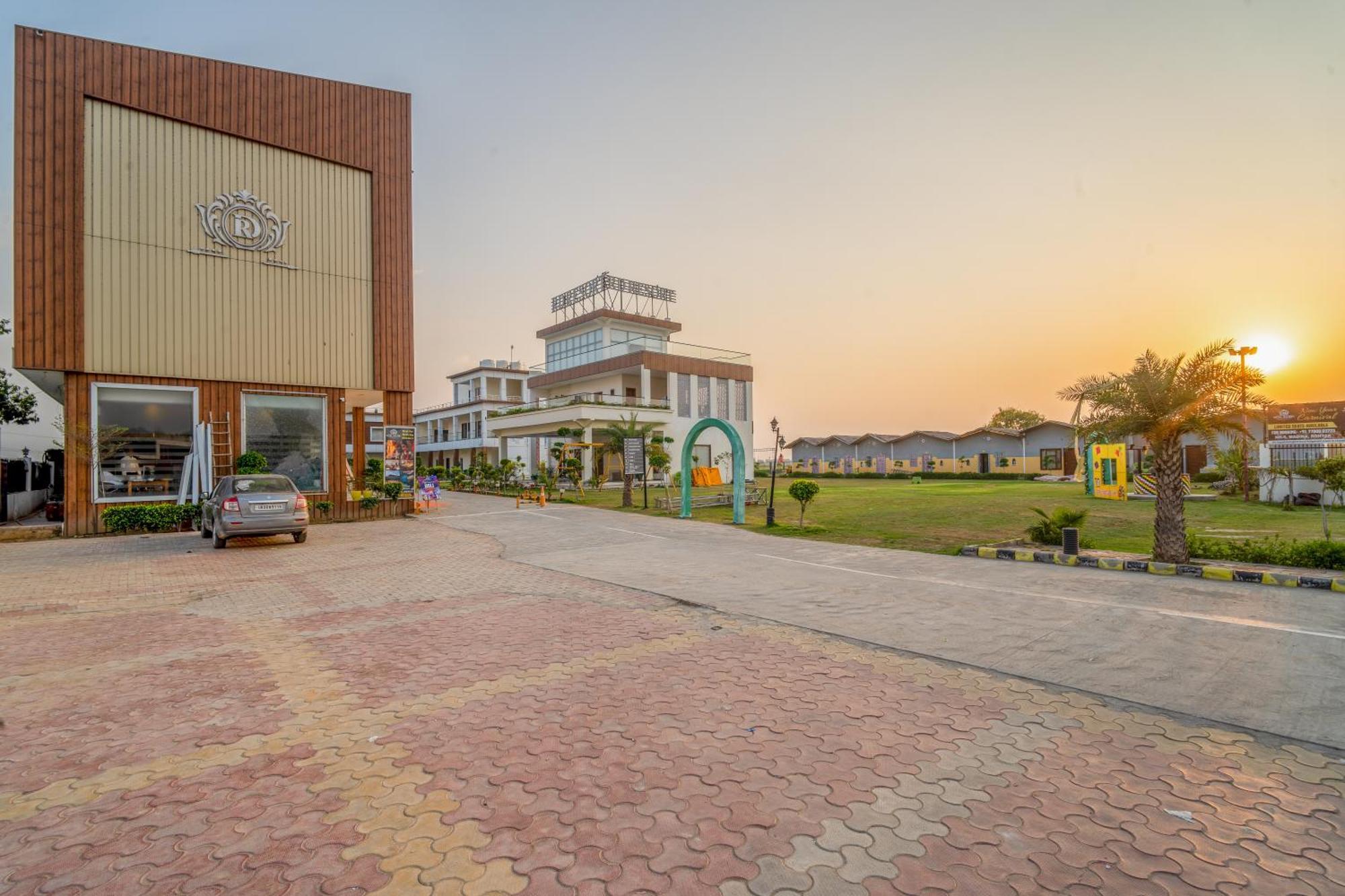 Royal Delight Resort Madina エクステリア 写真