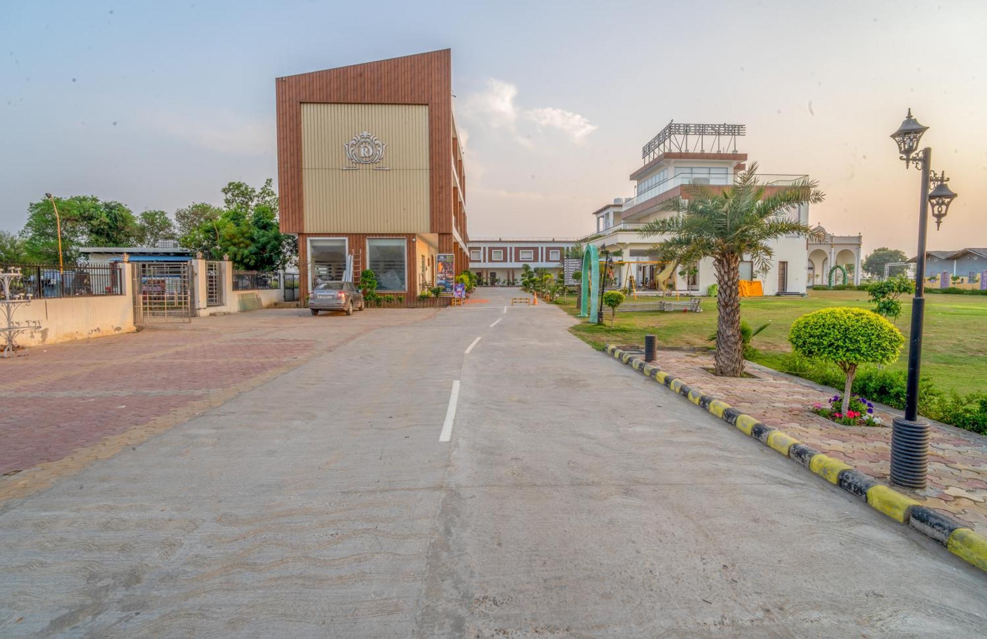 Royal Delight Resort Madina エクステリア 写真