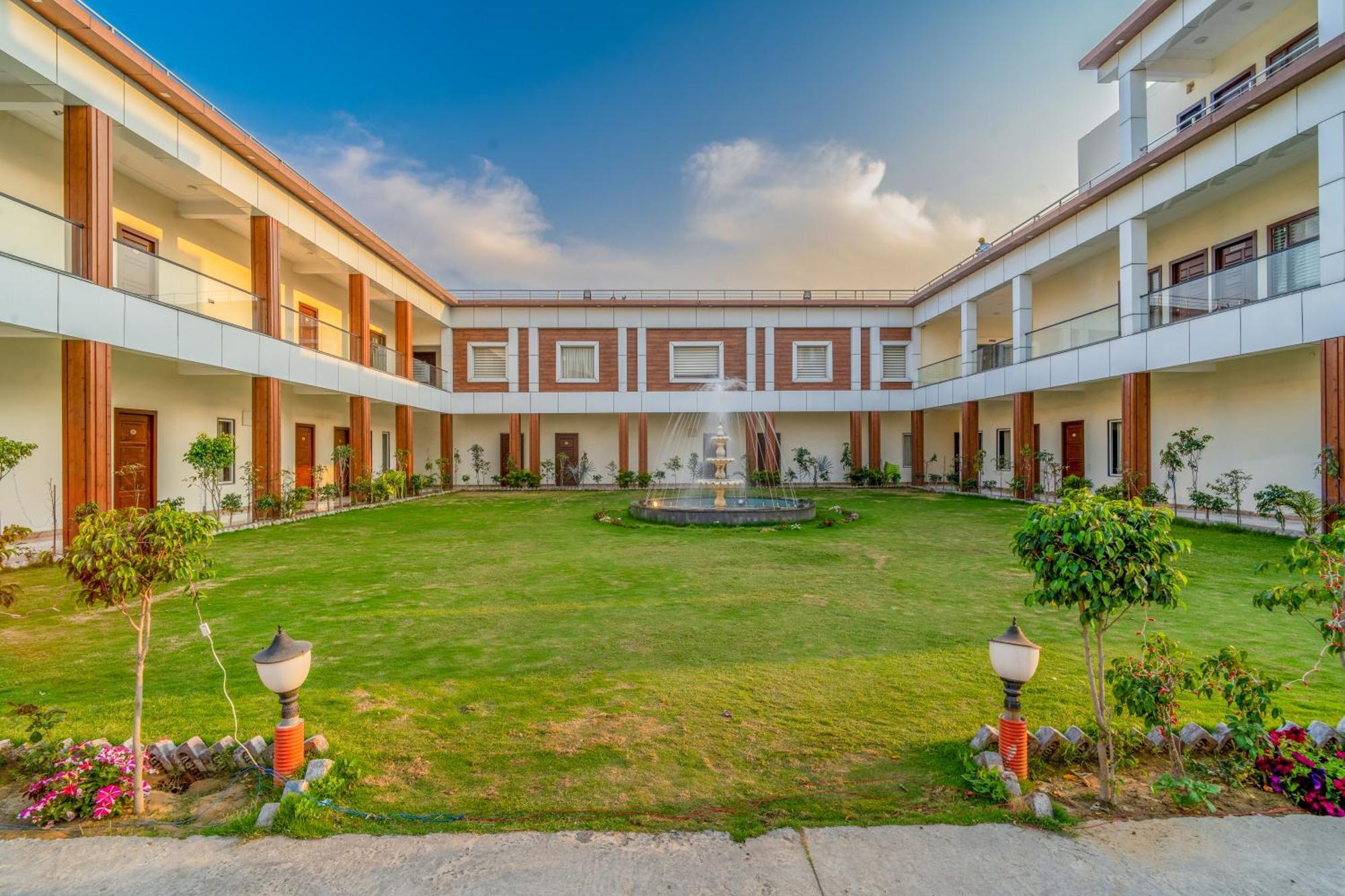 Royal Delight Resort Madina エクステリア 写真